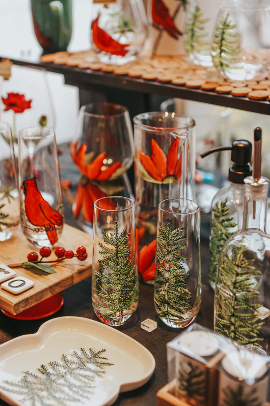 Hooray for bubbles, with this duo of stemless champagne flutes: cardinal bird