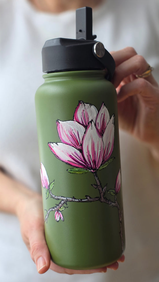 32 oz insulated green water bottle, hand-painted rudbeckia flower design.