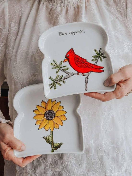 Assiette en forme de toast design cardinal