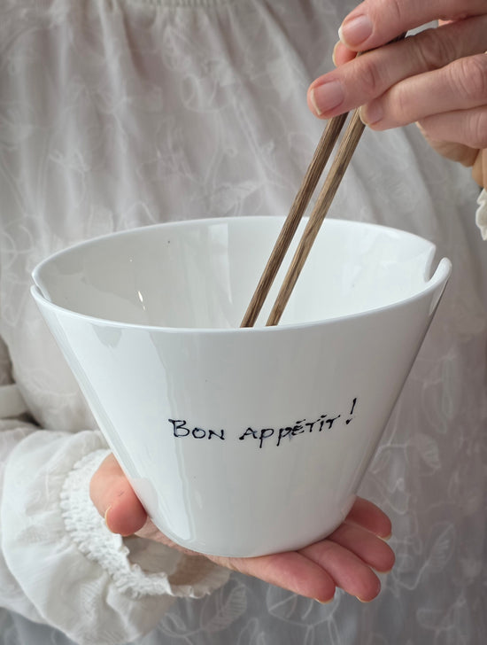 Bol asiatique blanc design d'un joli cardinal, idée cadeau peint à la main