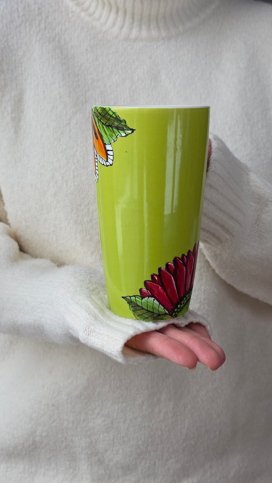 Large stoneware mug, 2 flowers on each side, for coffee