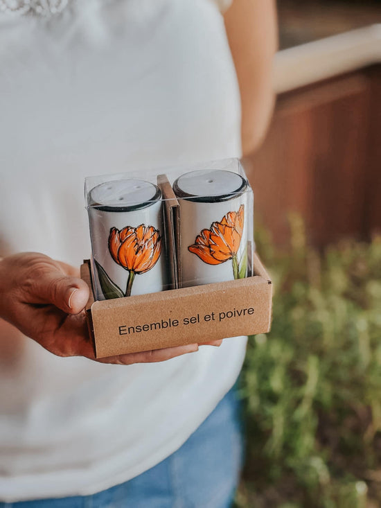 Salière et poivrière peinte à la main par Pero tulipes oranges