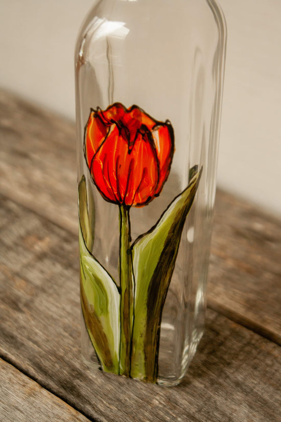 Bouteille en verre pour huile ou vinaigrette design tulipe rouge peinte à la main