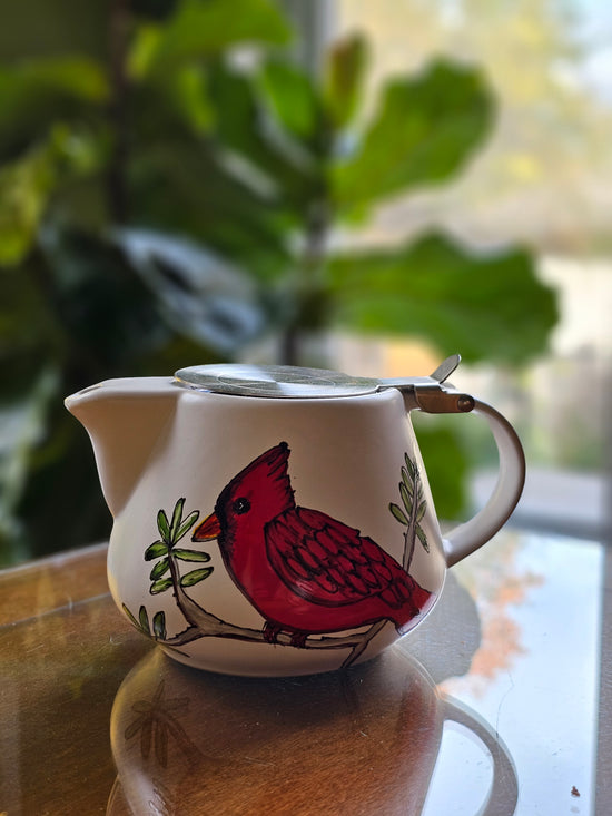 Hand-painted cardinal design teapot with infuser