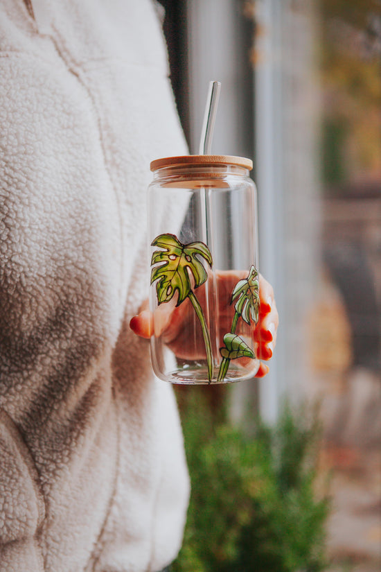Glass - can with lid and straw design Monstera plant