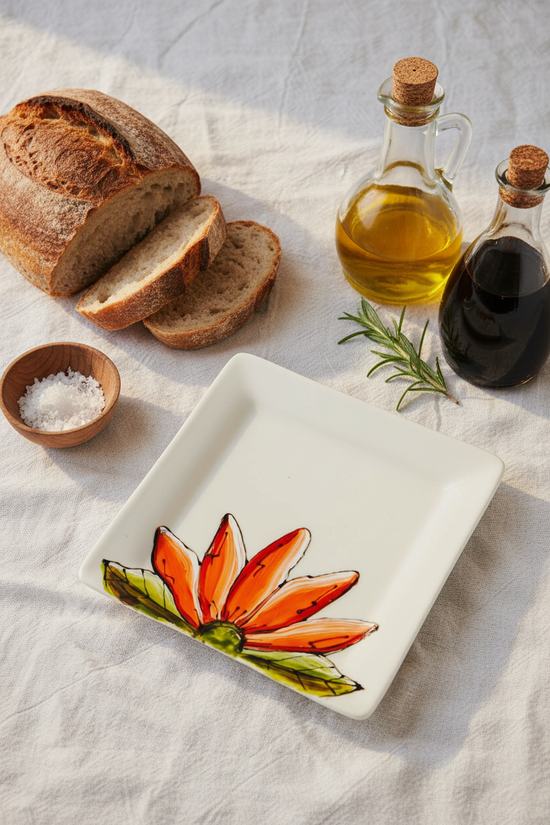 Assiette carrée design fleur signature Pero