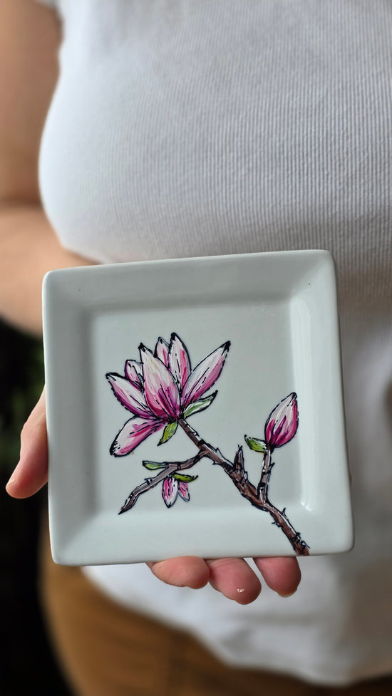 Square design plate lilac