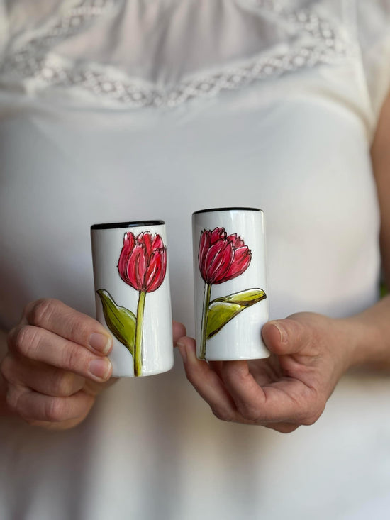 Ensemble de Salière et poivrière peinte à la main par Pero tulipes rouges