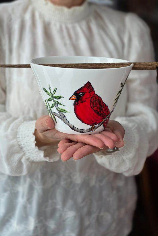 Bol asiatique blanc design d'un joli cardinal, idée cadeau peint à la main