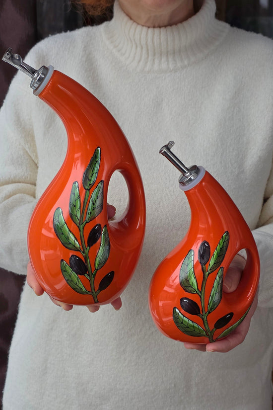 Grande Bouteille en grès orange pour huile ou vinaigre peinte à la main design olives kalamata