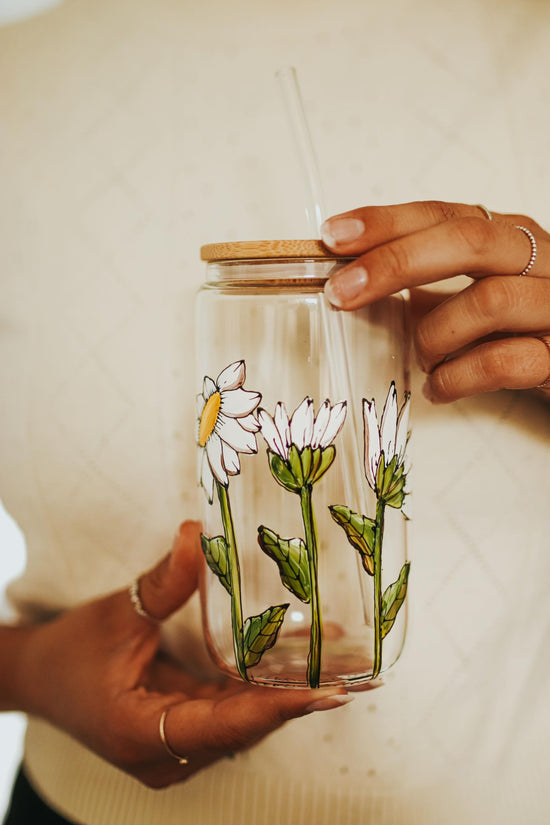 Verre canette design marguerites blanches avec couvercle et paille