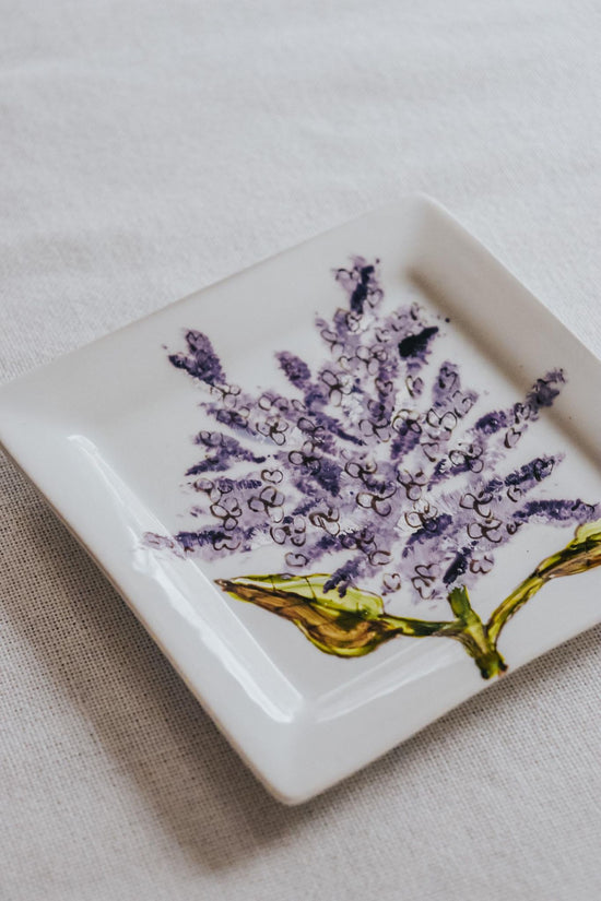 Square design plate lilac