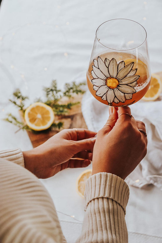 Idée cadeau verre sur pied design marguerite