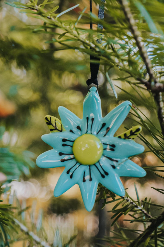 Ornement fleur bleue