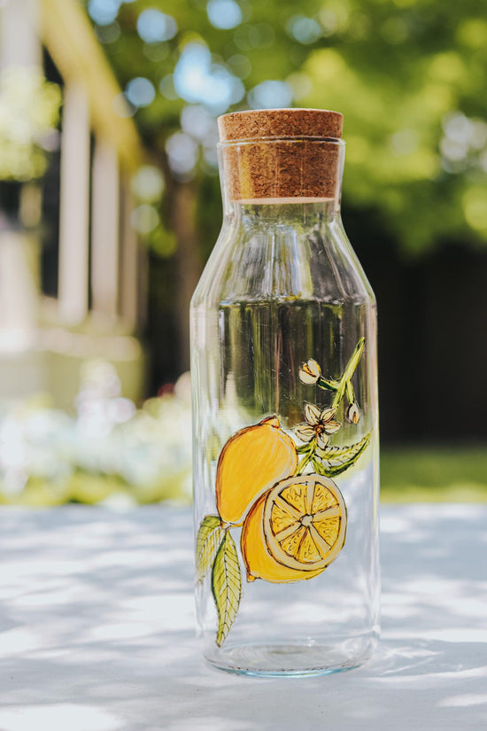 Carafe d'eau en verre design citron