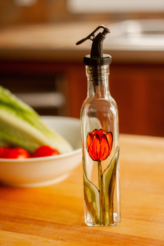 Bouteille en verre pour huile ou vinaigrette design tulipe rouge peinte à la main