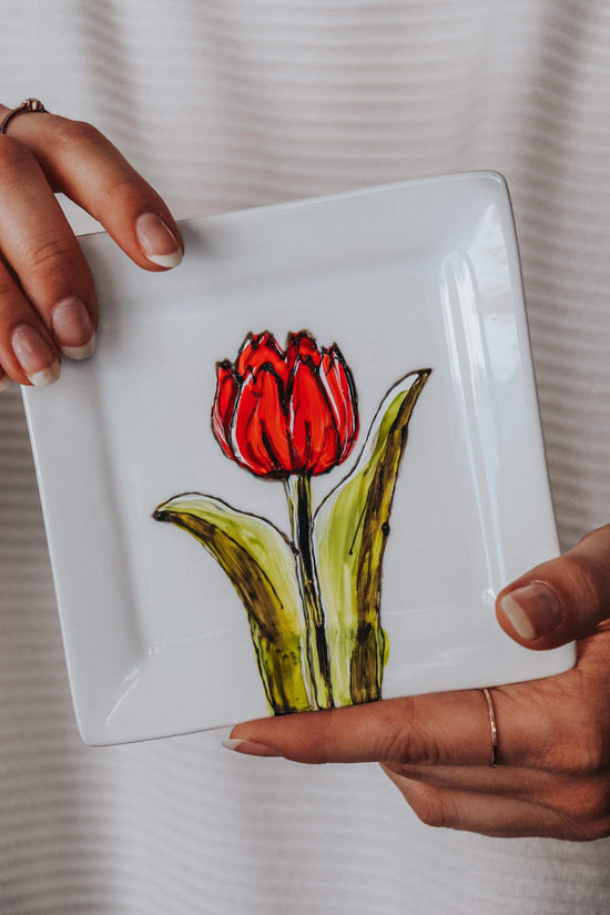 Assiette carrée design tulipe rouge